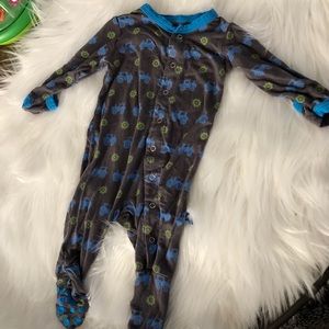 KicKee pants footed jammies!